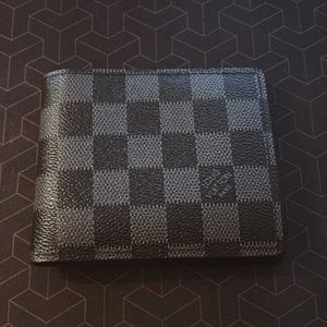 Black Louie Vuitton Wallet Slender